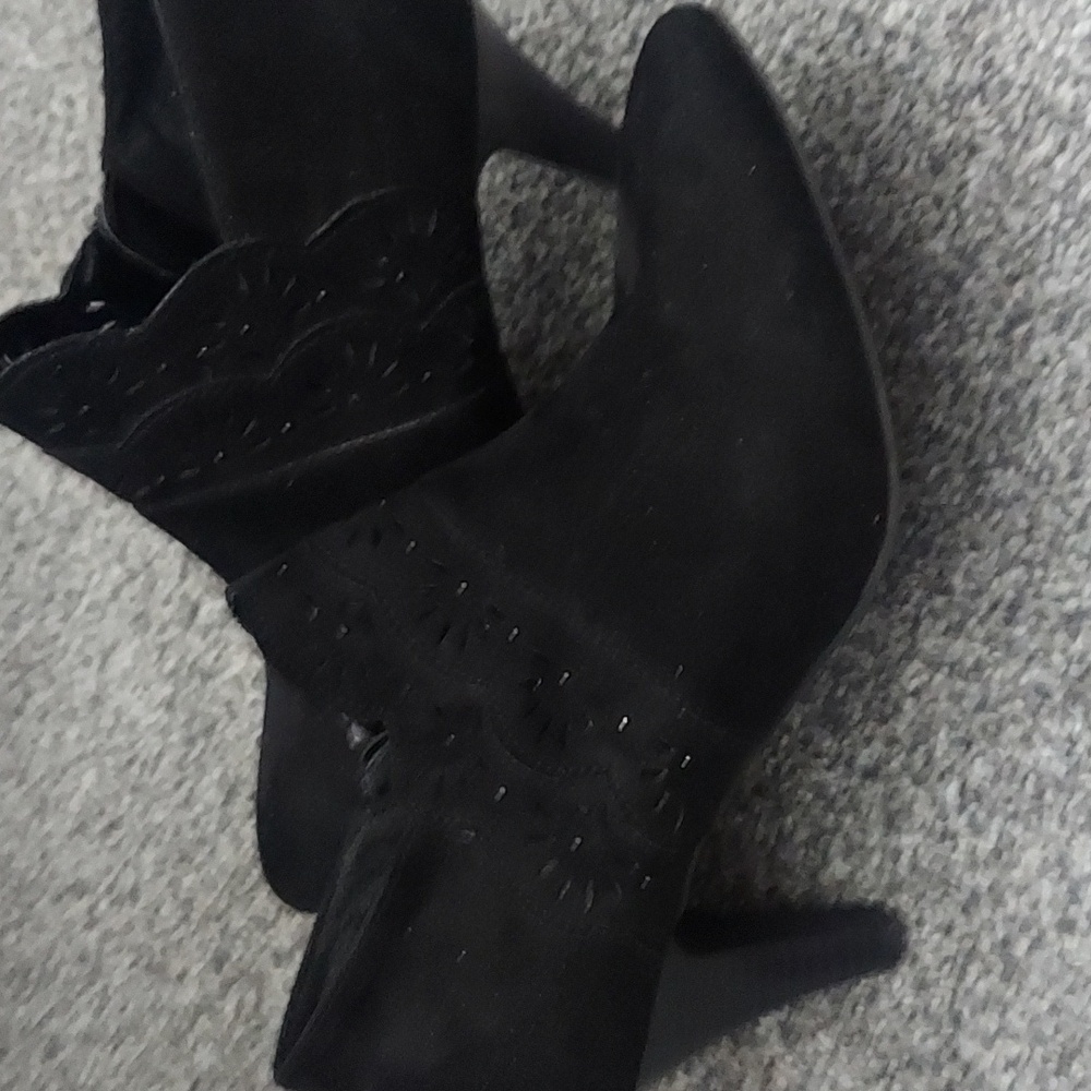 Ladies ankle booties